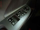 Volkswagen Golf (2006) 1.6 16V, ČR, AC, tempo, park - náhled 14