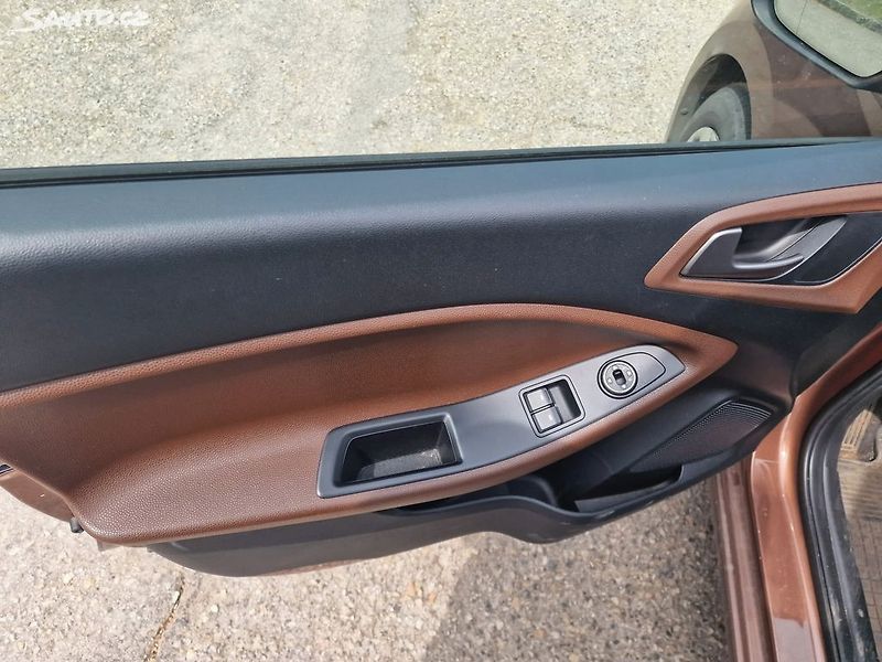 Hyundai i20 KUP CZ,KRÁSNÁ,1.MAJITEL,KOMISE - fotka 13 z 15