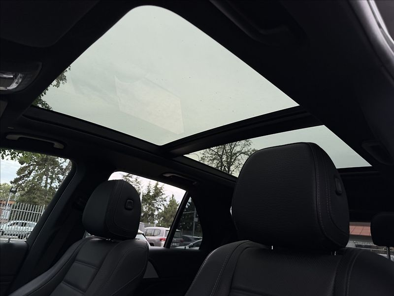 Mercedes-Benz GLE 350de AMG 4Matic Vzduch - fotka 26 z 33