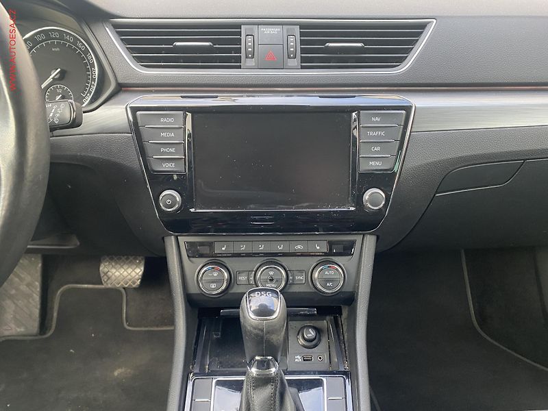 Škoda Superb (2016) 1.6 TDi, Style, DSG, kůže - fotka 12 z 18