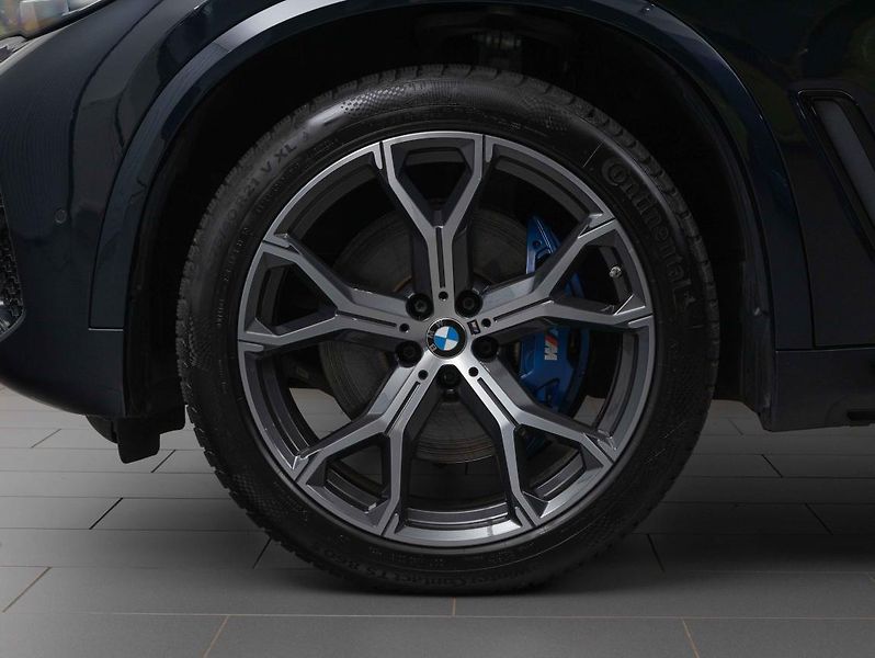 BMW X5 xDrive40i - fotka 6 z 22