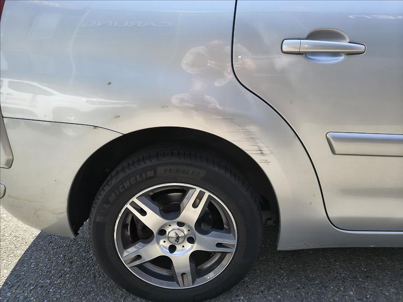 Citroën C4 Picasso 1,6   BMP HDI 7 míst - fotka 14 z 15