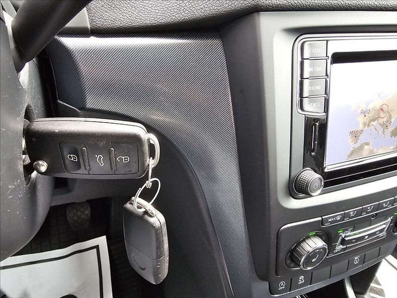 Škoda Yeti 1,4 TSi 90KW Adventure NAVI TZ - fotka 16 z 44