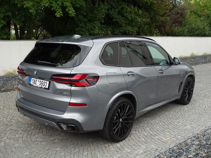 BMW X5 (2024) 4.0d*M-PAKET*VZDUCH*TOP*1M*CZ! - fotka 8 z 50