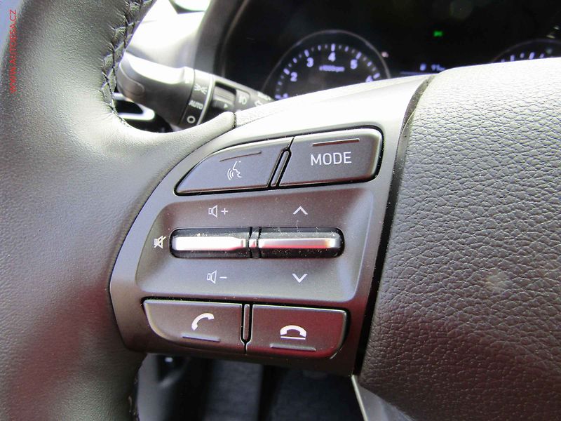 Hyundai i30 (2023) 1.5 DPi, 1.maj,ČR, Navi, AC - fotka 14 z 22