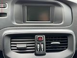Volvo V40 (2014) 1.6 D, AC, tempo, park.čidla - náhled 13