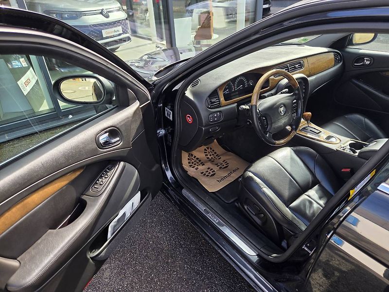 Jaguar S-Type (2003) 3.0i - fotka 5 z 26