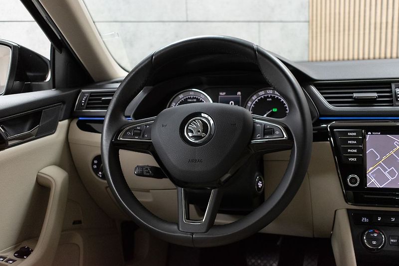 Škoda Superb 2.0 TSI 206kW L&K 4x4*TAŽNÉ*ČR - fotka 23 z 48