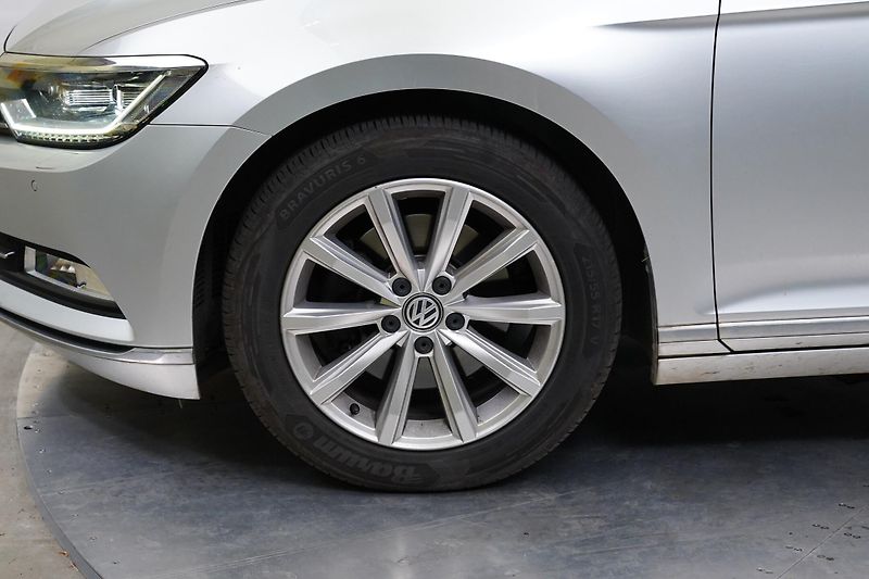 Volkswagen Passat - fotka 10 z 24