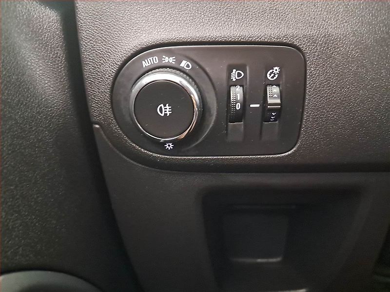 Opel Crossland X (2017) Enjoy 1.2, Serv.kniha - fotka 18 z 19
