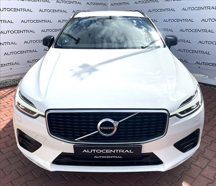Volvo XC60 2,0 D,140kW,D4,4x4,AUT. R-DESI - fotka 2 z 25