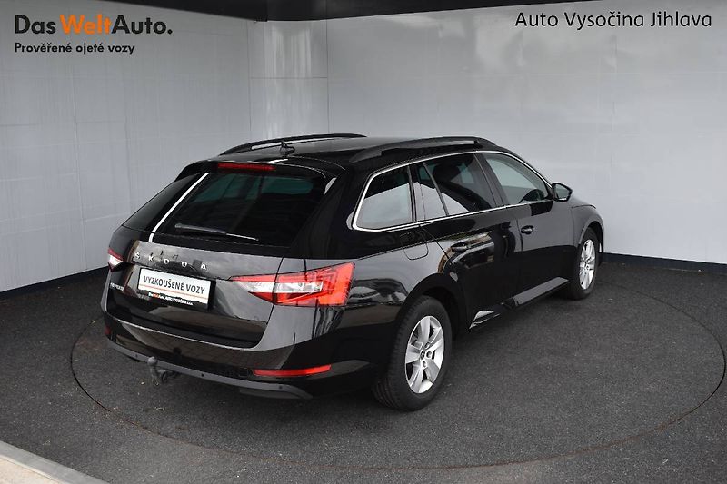Škoda Superb (2023) 2.0TDI 110kW DSG tažné - fotka 2 z 23