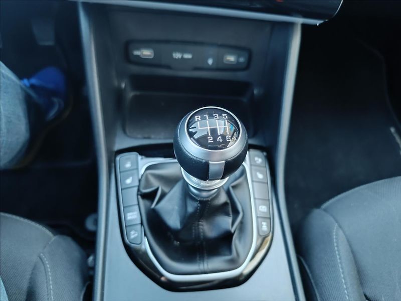 Hyundai Tucson 1,6 T-GDi 4X4 Smart - fotka 14 z 18