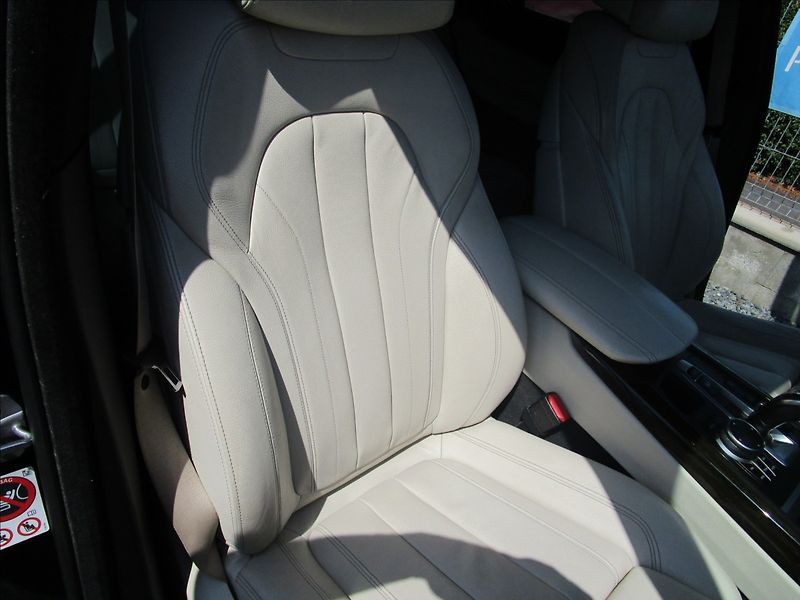 BMW X5 xDrive 30d M-Paket  ČR - fotka 33 z 70