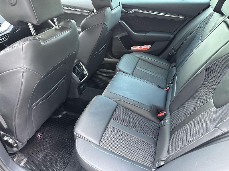 Škoda Octavia (2024) Combi 2.0 TDI DSG Style - fotka 8 z 32