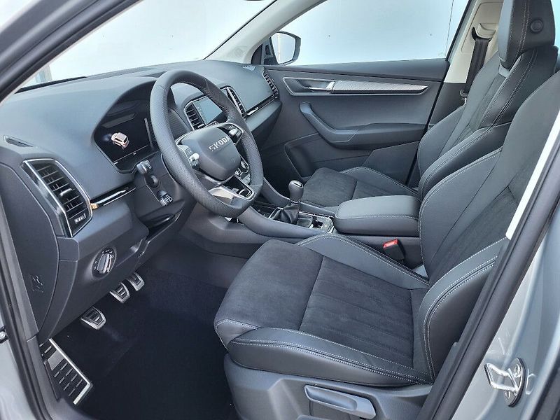 Škoda Karoq Dynamic 1,5TSI 110kW - fotka 8 z 29
