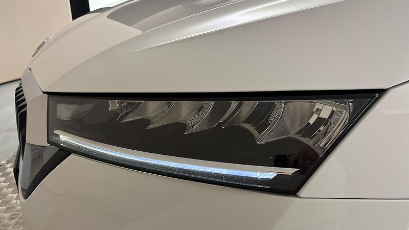 Škoda Octavia 2.0 TDI Ambition Combi - fotka 18 z 27