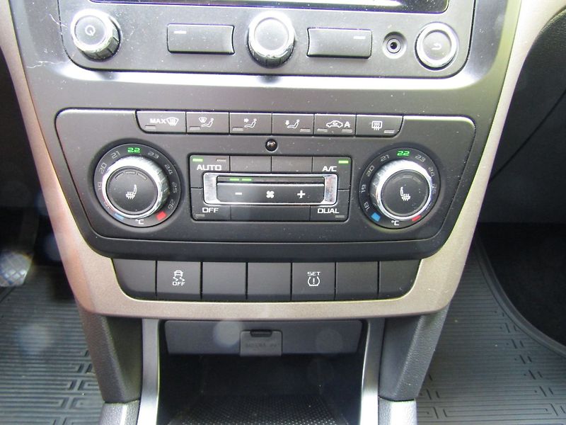 Škoda Yeti (2014) 1.2 TSI 77kW TOP QUALITY - fotka 33 z 38