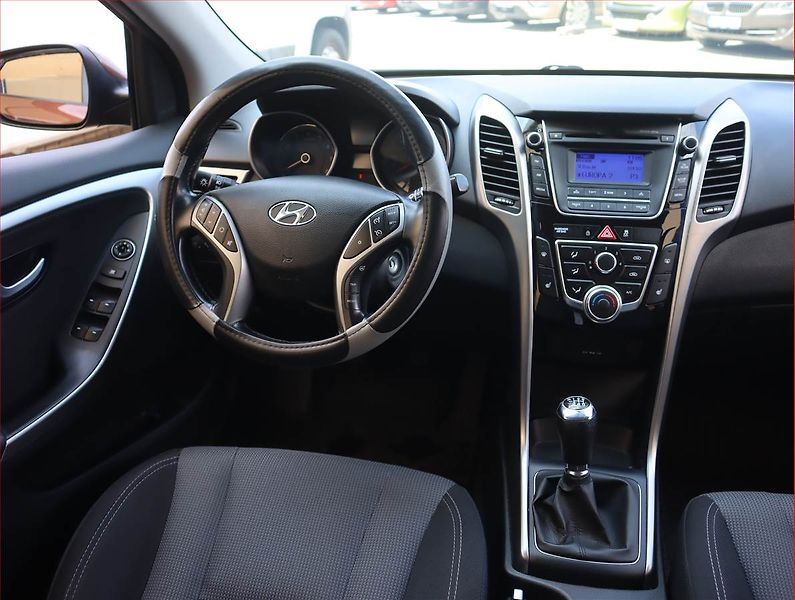 Hyundai i30 (2013) 1.6 MPI, Serv.kniha, Tempomat - fotka 7 z 17