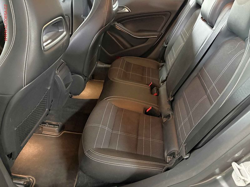 Mercedes-Benz CLA (2015) 1.6T 200, AT, bixen, navi - fotka 10 z 16
