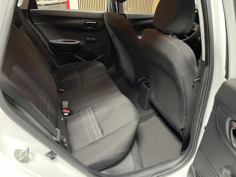Hyundai i20 1.2 i ČR  1.MAJ.SERVISKA - fotka 15 z 23