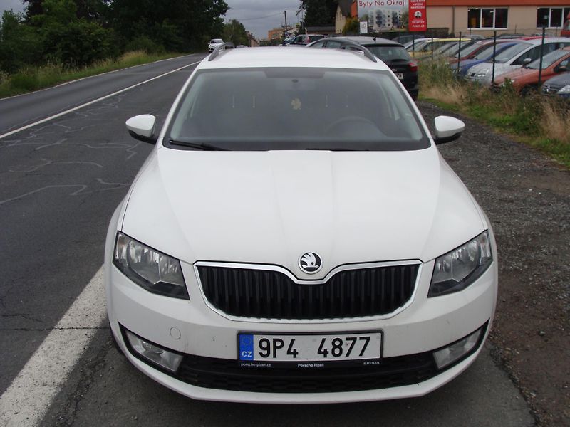 Škoda Octavia 1.6 TDi, 66 kW, klimatizace - fotka 8 z 24