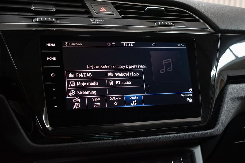 Volkswagen Touran 2.0TDI TAŽNÉ*WEBASTO*DPH*ČR 1M - fotka 38 z 51