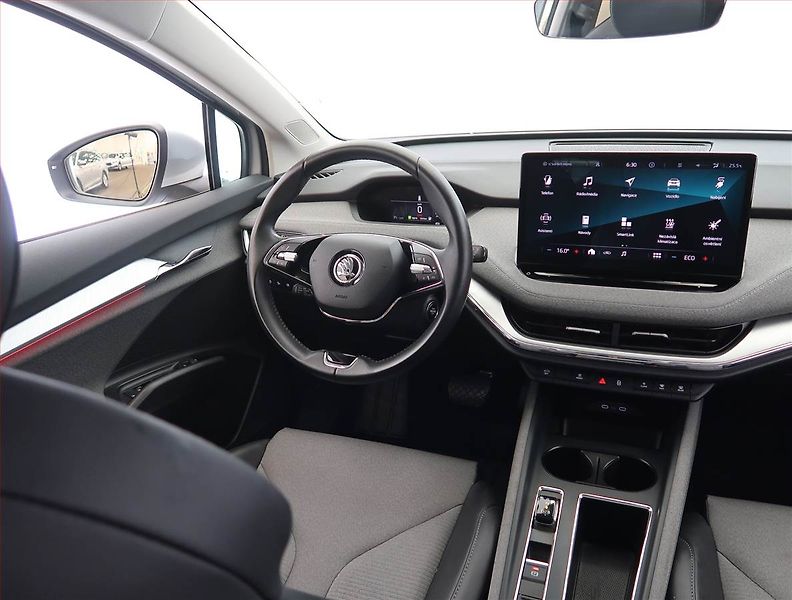 Škoda Enyaq (2023) 60 (62 kWh), SoH 92% - fotka 7 z 28
