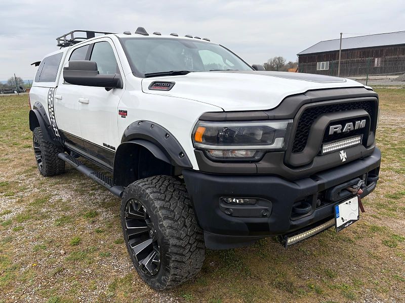 Dodge RAM (2020) 2500 6,4 L HEMI LIFTED - fotka 5 z 48