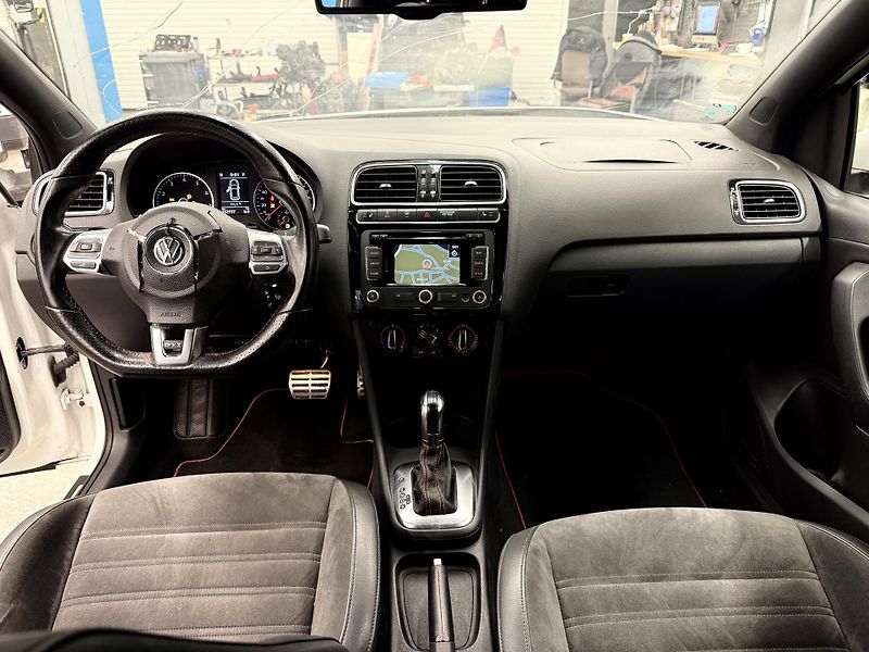 Volkswagen Polo 1.4 GTI 132 kW - fotka 9 z 18