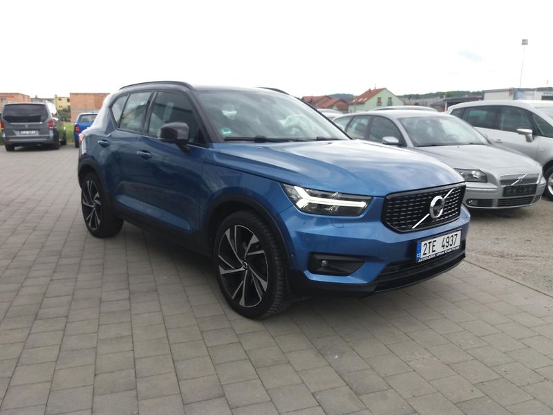 Volvo XC40 2.0D4,140kW,AWD R- DESIGN !! - fotka 3 z 23