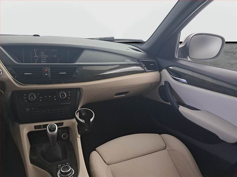 BMW X1 (2010) xDrive18d, 4X4, Serv.kniha - fotka 8 z 18