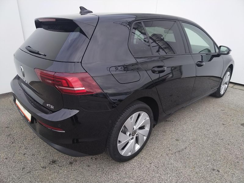 Volkswagen Golf People 1,5 eTSI 85 kW 7DSG mHE - fotka 2 z 27