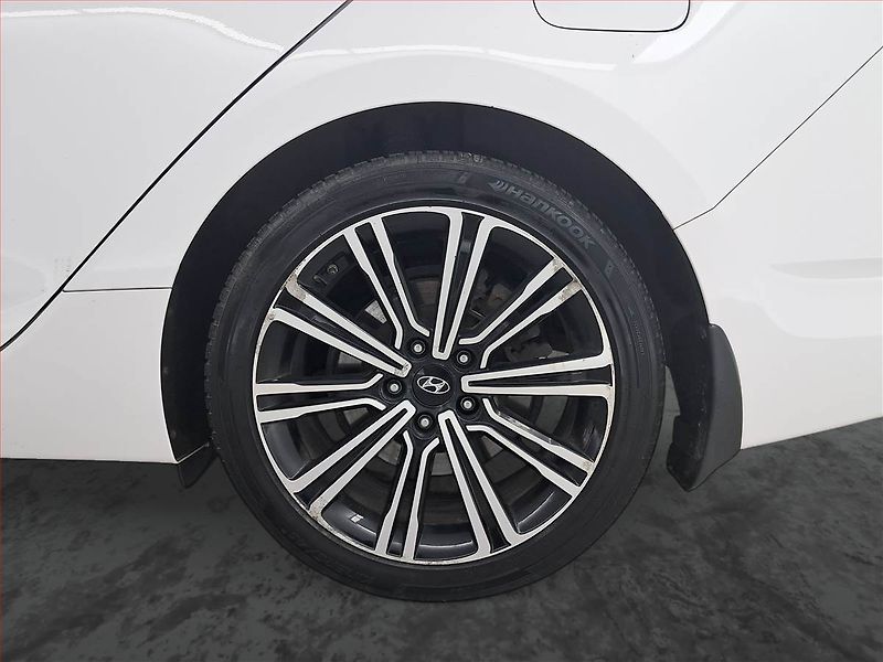 Hyundai i40 (2017) 1.7 CRDi, Automat, Kůže, Navi - fotka 15 z 20