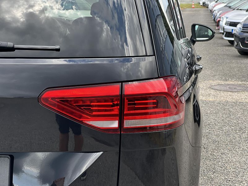 Volkswagen Touran Highline 2.0TDi DSG ČR odp.DPH - fotka 49 z 51