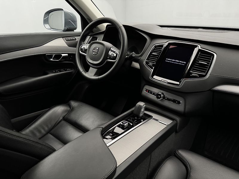 Volvo XC90 B5 AWD PLUS BRIGHT AUT CZ - fotka 29 z 53