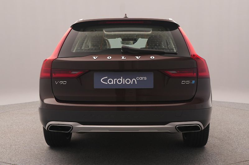 Volvo V90 CC D5 AWD POLESTAR REZERVACE - fotka 9 z 42