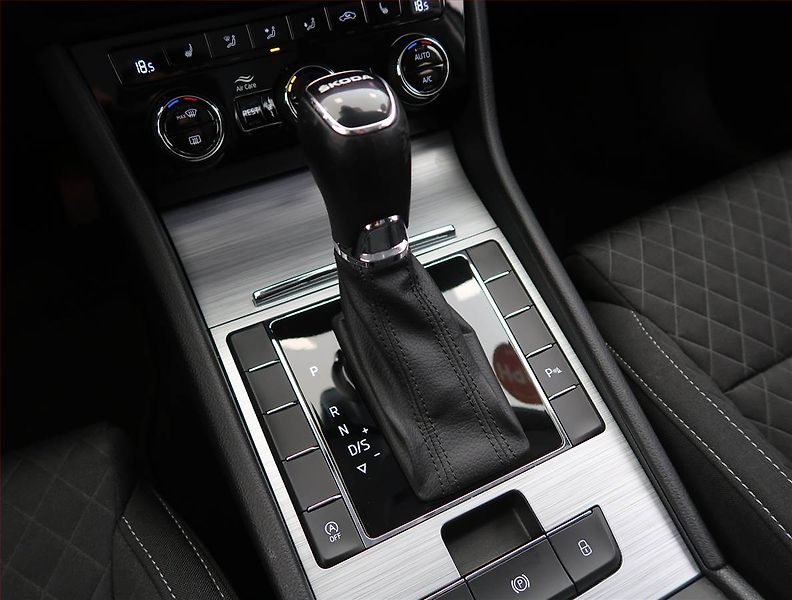 Škoda Superb (2022) Ambition 2.0 TDI, Automat - fotka 13 z 23