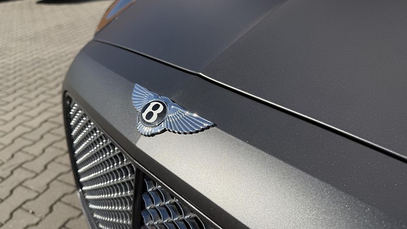 Bentley Flying Spur (2016) 6.0 W12,630PS-335KM/HOD,KRÁSNÝ - fotka 46 z 55