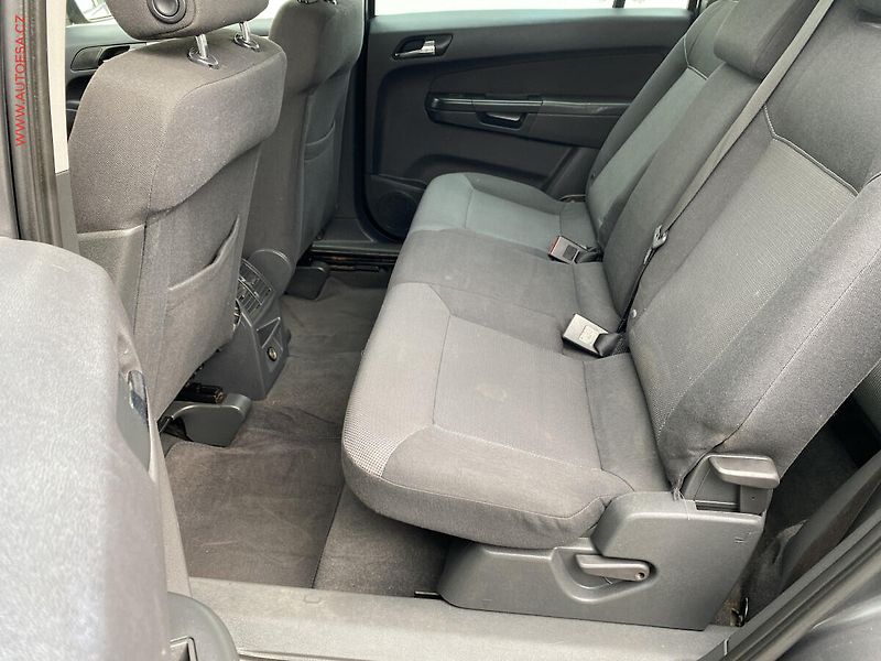 Opel Zafira (2011) 1.7 CDTi 7míst, Edition111 - fotka 11 z 18