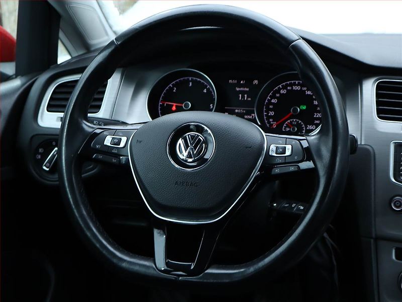 Volkswagen Golf (2015) 1.6 TDI, Automat, Navi - fotka 13 z 14