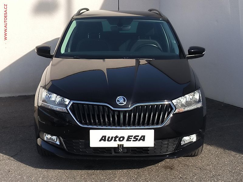 Škoda Fabia (2021) 1.0 TSi, Ambition, park. - fotka 2 z 21
