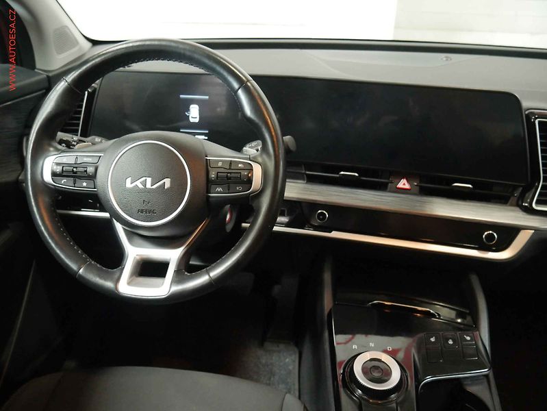 Kia Sportage (2023) 1.6 T-GDi, ČR, AT, LED - fotka 11 z 22