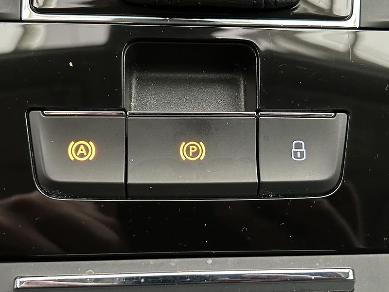 Škoda Superb 2.0 TDI L & K - fotka 15 z 29
