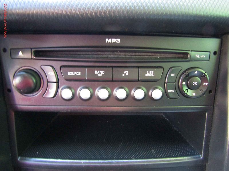 Peugeot 207 (2008) 1.4 i, Klima - fotka 12 z 16