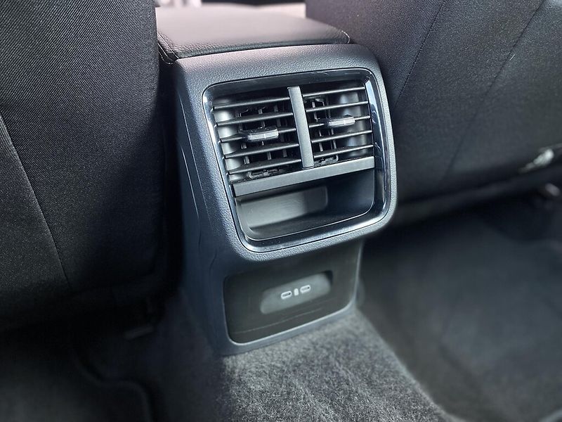 Škoda Octavia 1,5 TSI 85 kW Selection - fotka 25 z 28