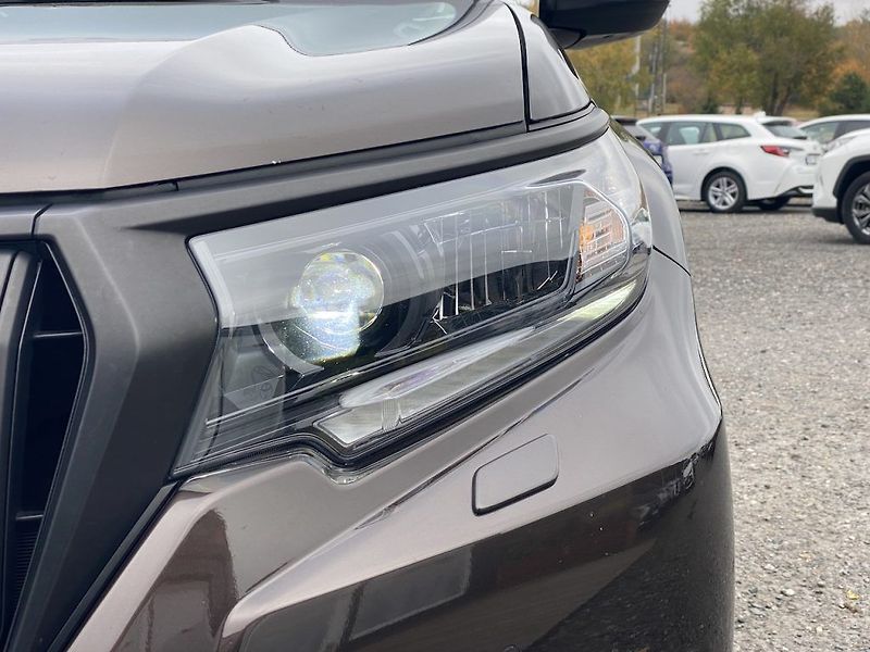 Toyota Land Cruiser 2.8D, ČR, Executive, DPH, 4x4 - fotka 8 z 27