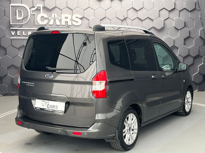 Ford Tourneo Courier Titanium 1.5 TDCi prav.servis - fotka 5 z 44