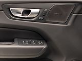 Volvo XC60 B4 AWD DARK PLUS AUT REZERVACE - náhled 28