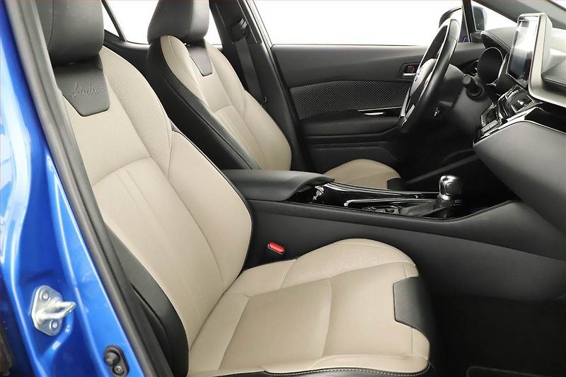 Toyota C-HR (2018) Selection 1.8 Hybrid - fotka 7 z 16
